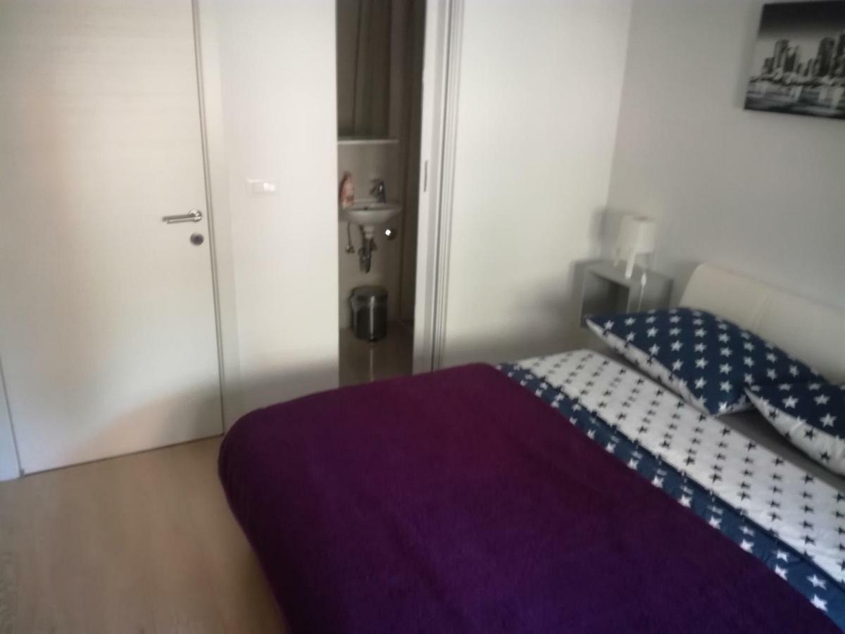Soba U Centru Hotel Pula Buitenkant foto