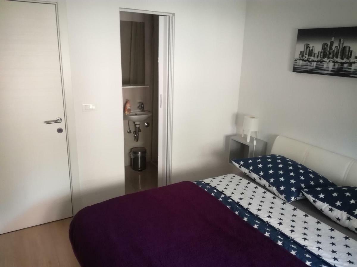 Soba U Centru Hotel Pula Buitenkant foto