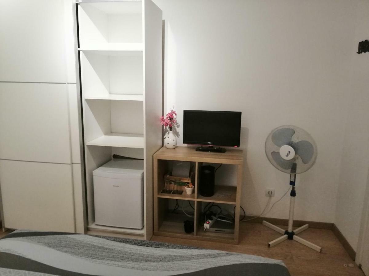 Soba U Centru Hotel Pula Buitenkant foto